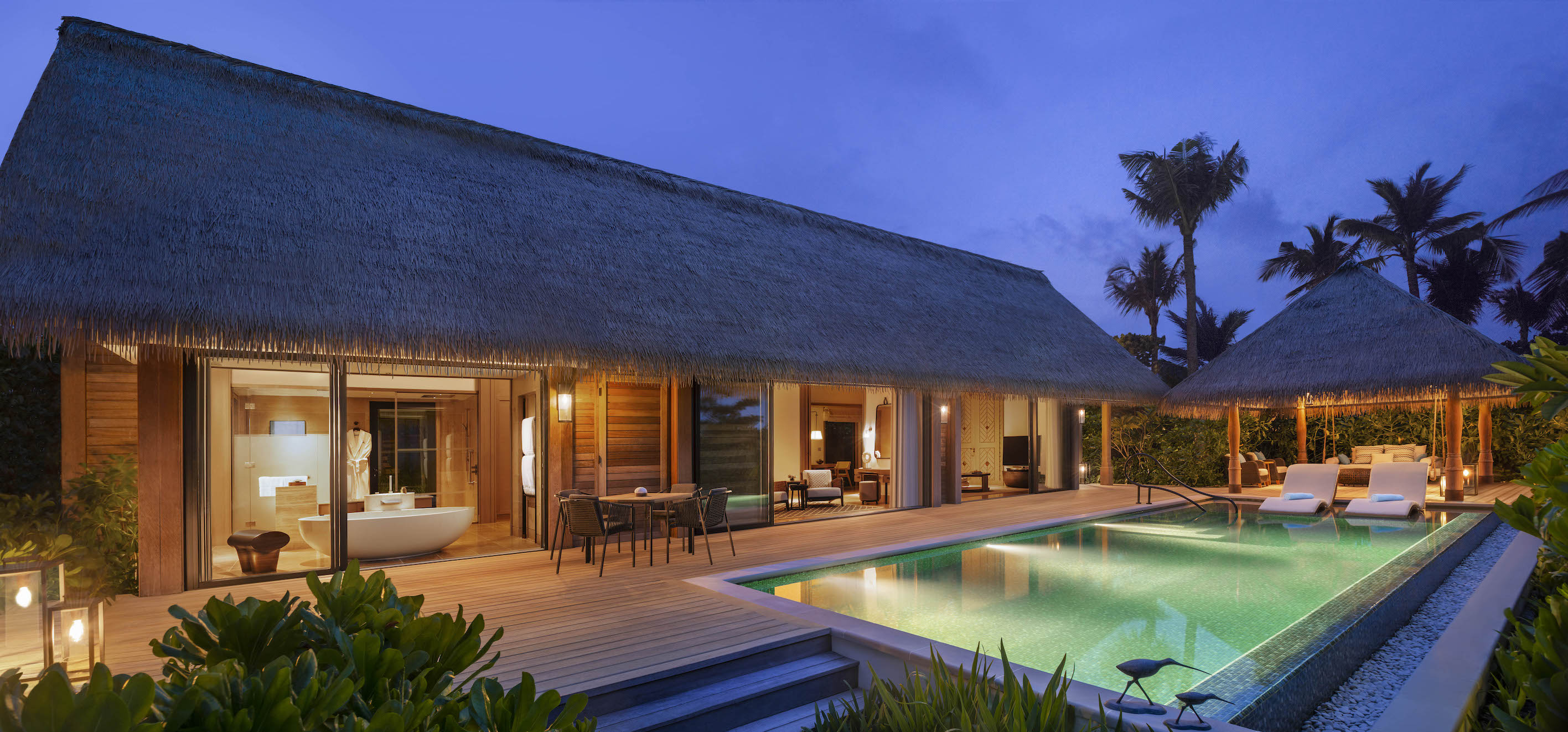 Waldorf Astoria_King Grand Beach Villa with Pool_Pool Deck